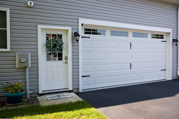 24/7 Emergency Garage Door Panel Replacement experts in Taylor, PA